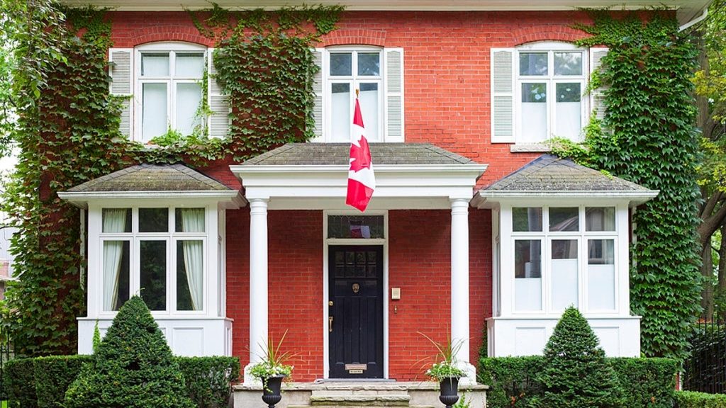 How to sell a house in Canada